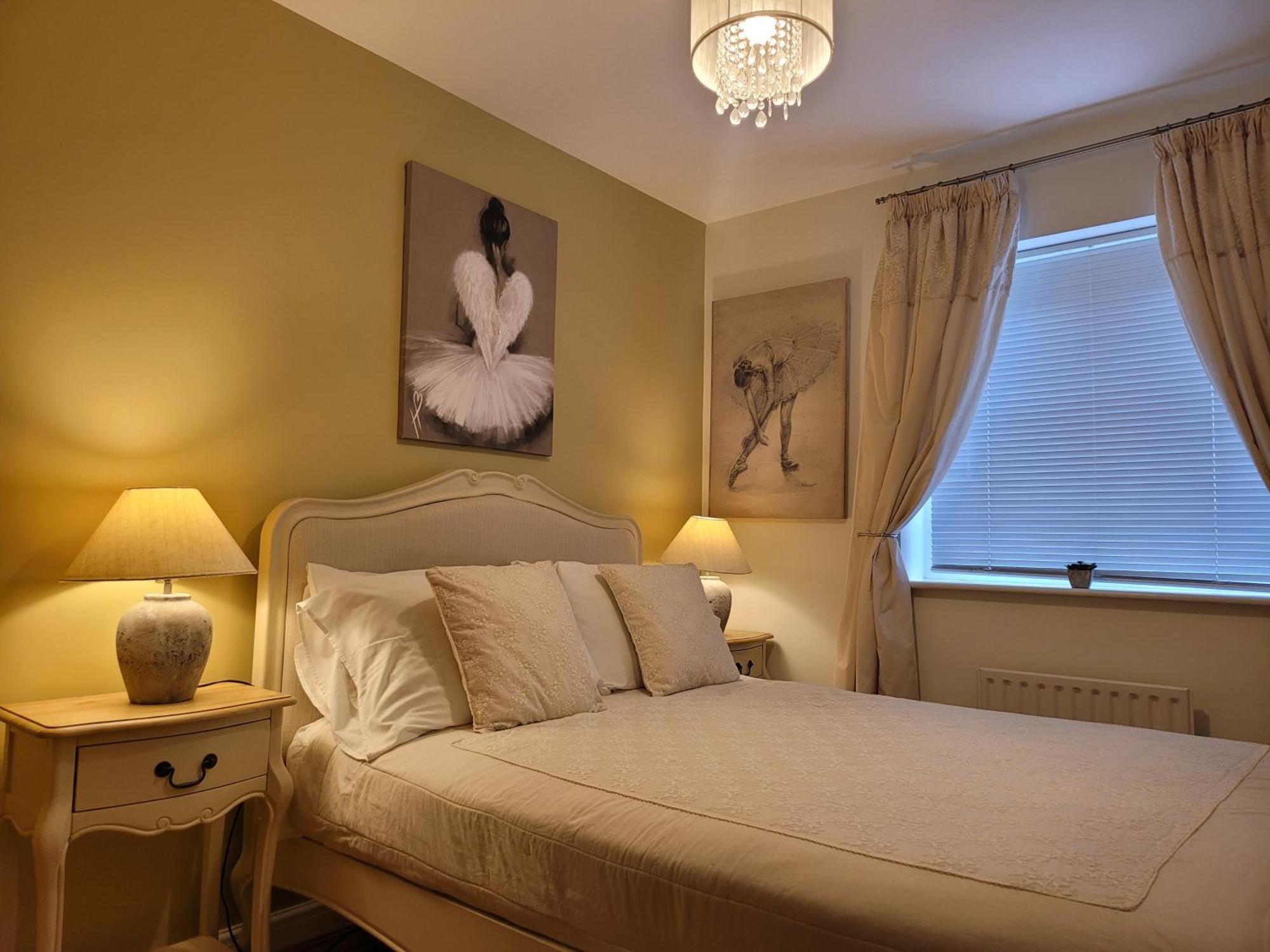 Three Bedroom Apartment By Beautiful Park Лондон Екстериор снимка