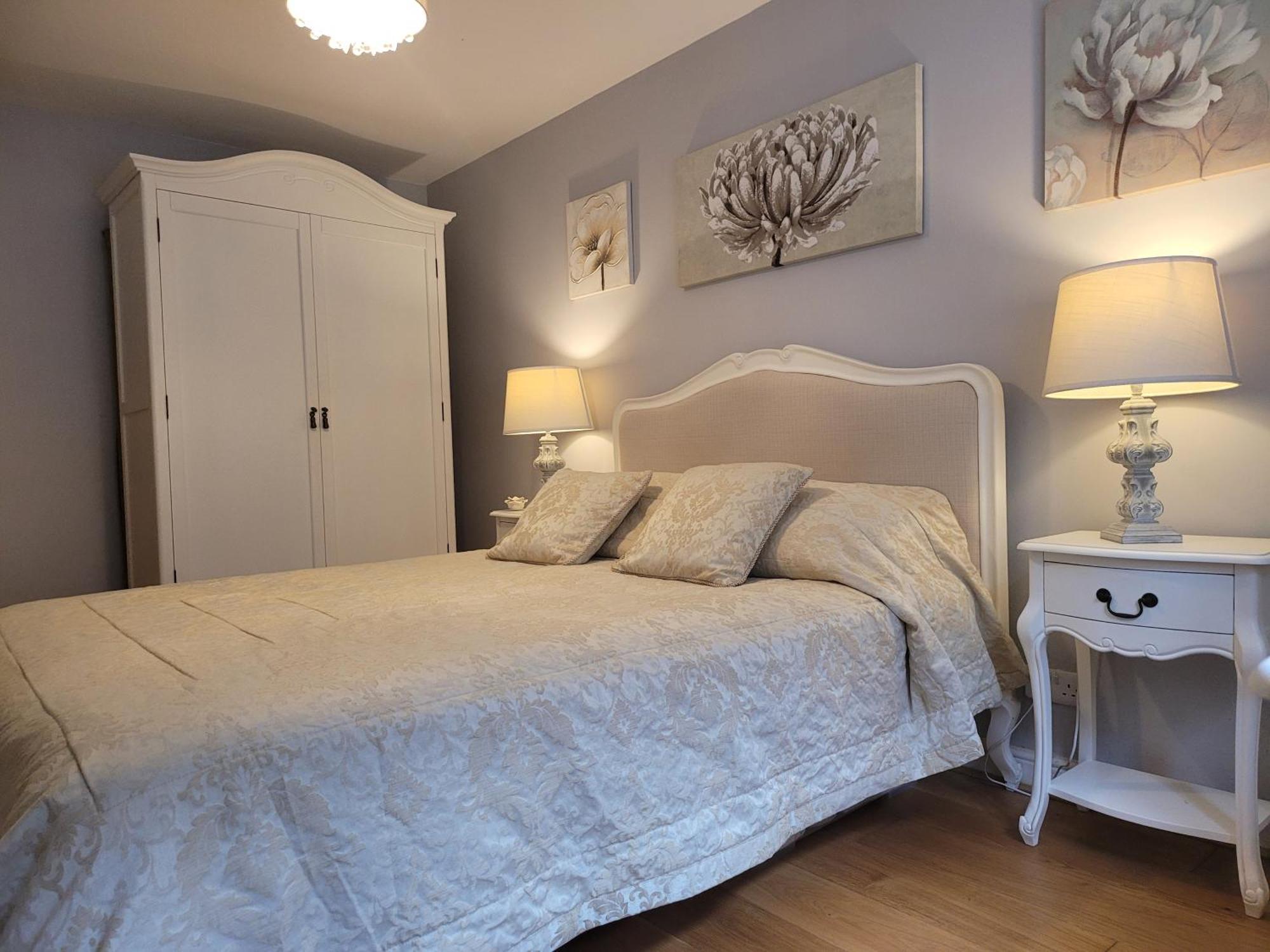 Three Bedroom Apartment By Beautiful Park Лондон Екстериор снимка